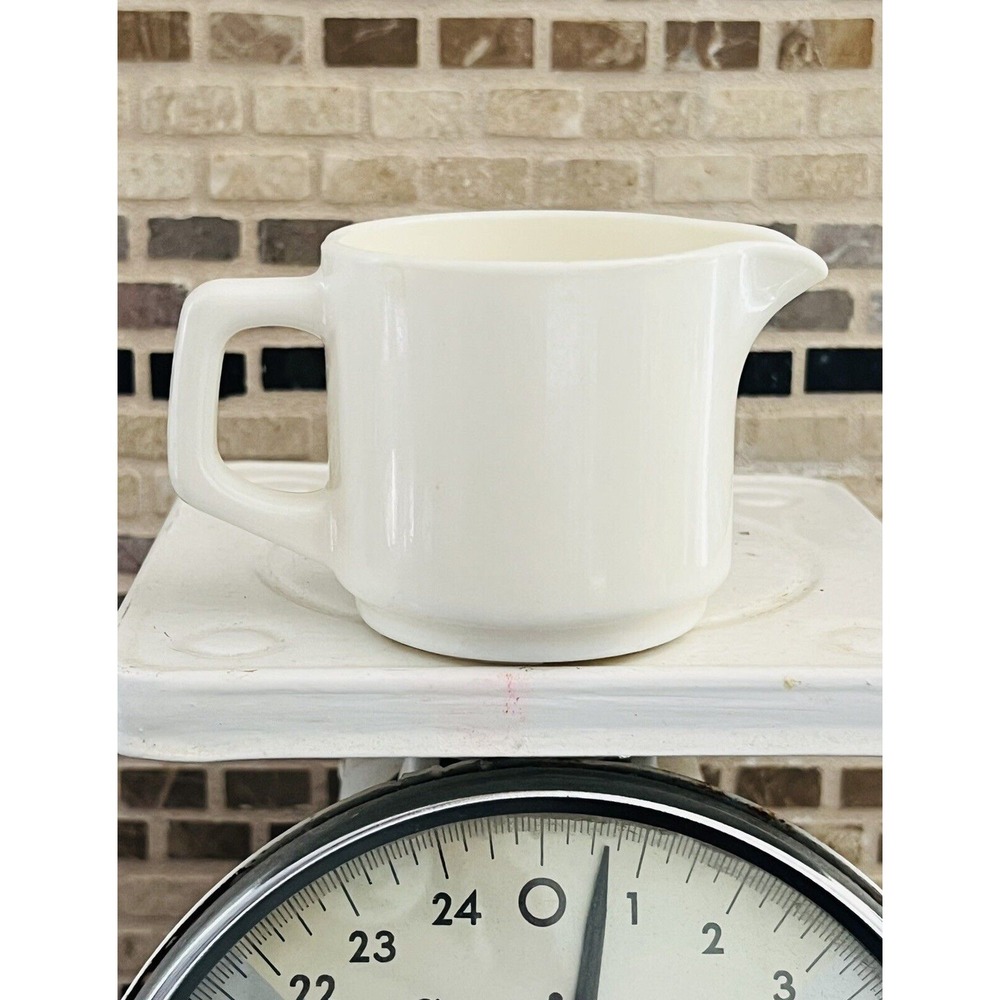 Arcopal France Opal Milk Glass Creamer Milk‎ Jug EUC 4oz